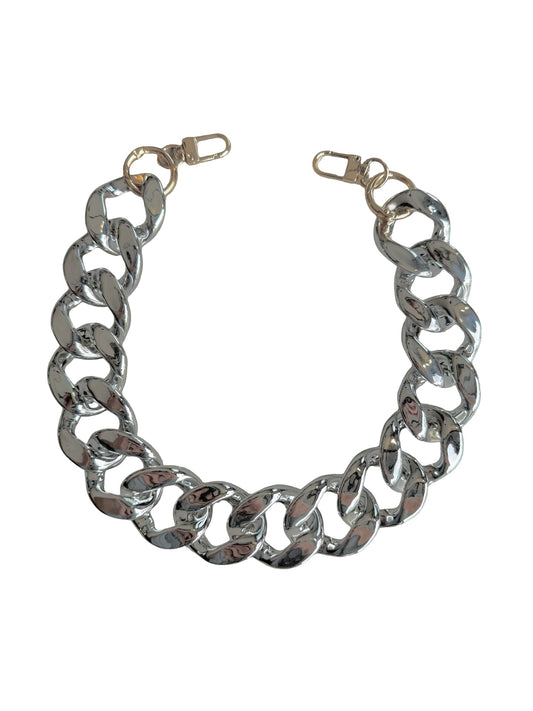 White gold metallic flat link